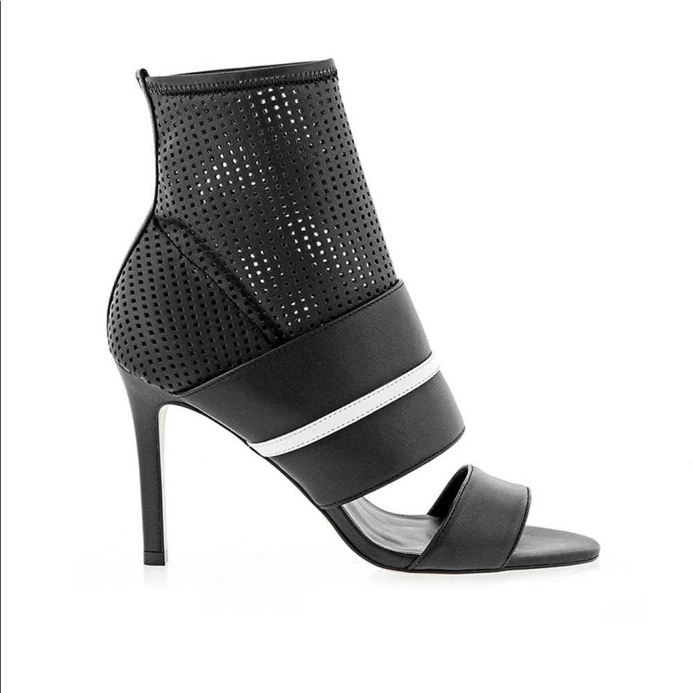 Ruthie Davis OBI Low Black Heel